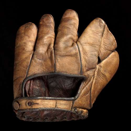 1924-26 Spalding F3 Fielders Choice Tornado Palm Back